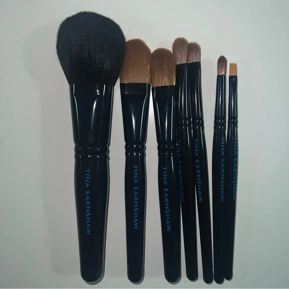 Makeup Artist Tina Earnshaw Brushes 7x pieces - Picture 2 of 4